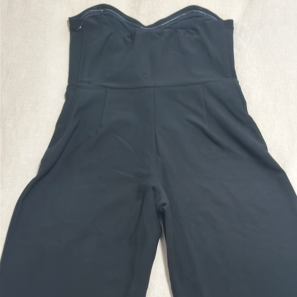 Abercrombie Strapless Crepe Sweetheart Jumpsuit in Black - Picture 7 of 8